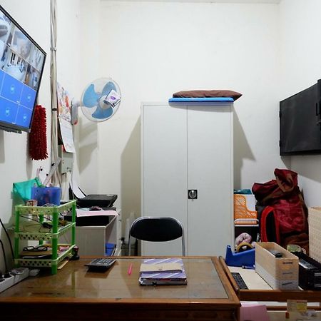 Reddoorz Near Living Plaza Purwokerto Hotell Exteriör bild