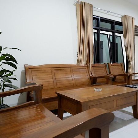 Reddoorz Near Living Plaza Purwokerto Hotell Exteriör bild