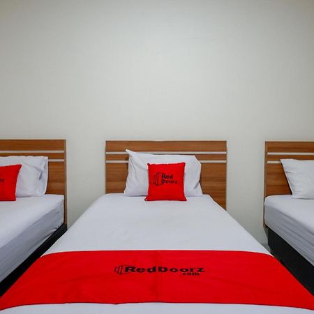 Reddoorz Near Living Plaza Purwokerto Hotell Exteriör bild