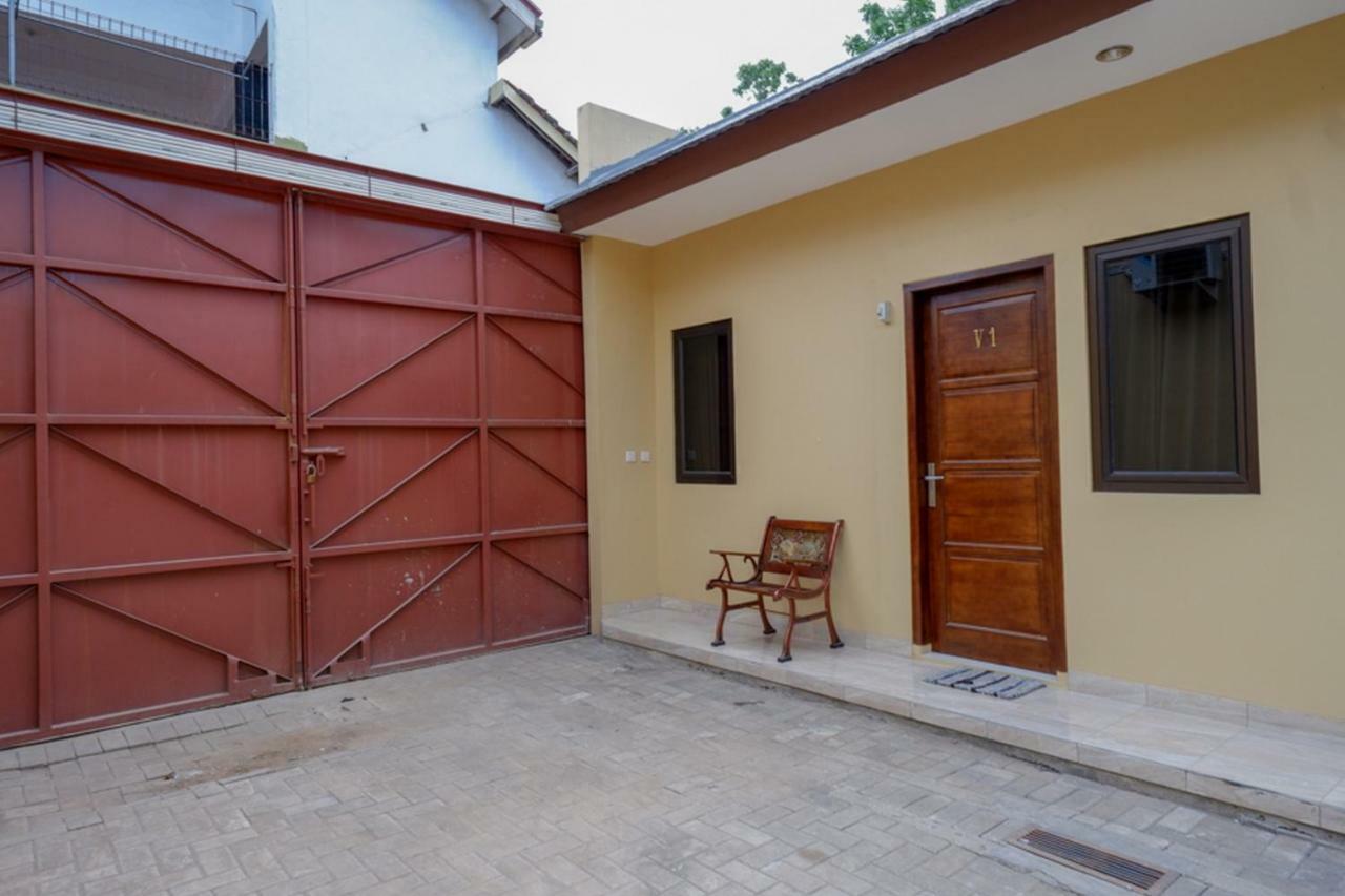 Reddoorz Near Living Plaza Purwokerto Hotell Exteriör bild