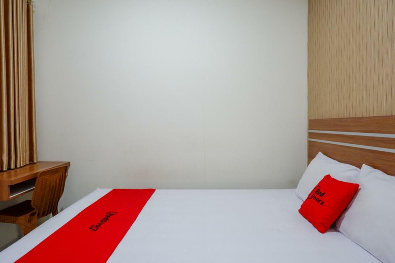 Reddoorz Near Living Plaza Purwokerto Hotell Exteriör bild