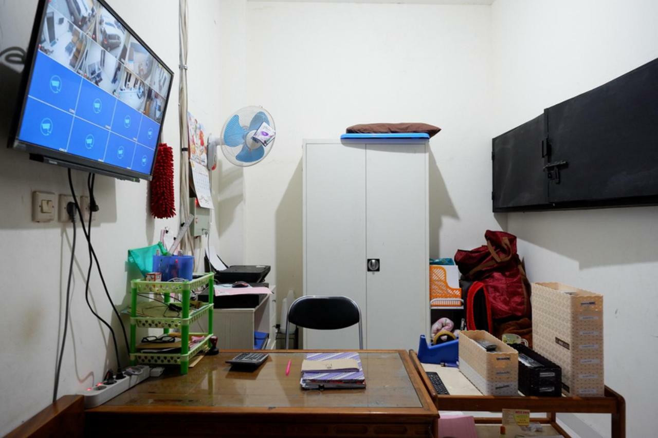Reddoorz Near Living Plaza Purwokerto Hotell Exteriör bild