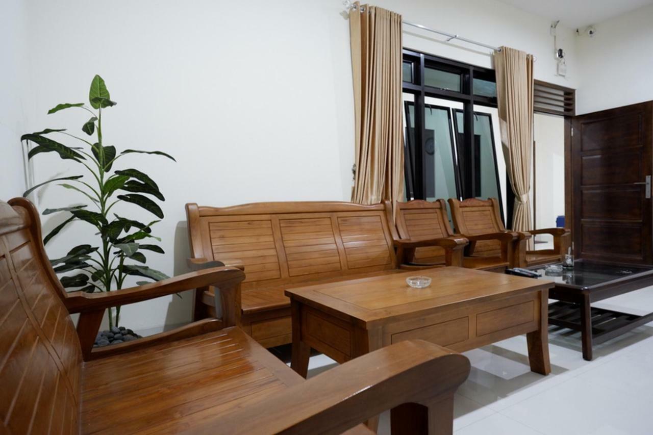 Reddoorz Near Living Plaza Purwokerto Hotell Exteriör bild