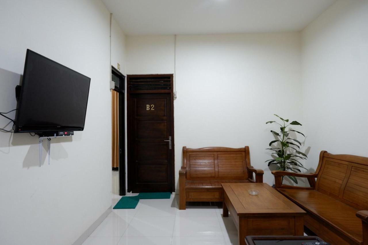 Reddoorz Near Living Plaza Purwokerto Hotell Exteriör bild
